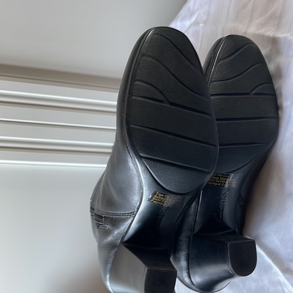 Clarks Boots - Picture 3 of 7